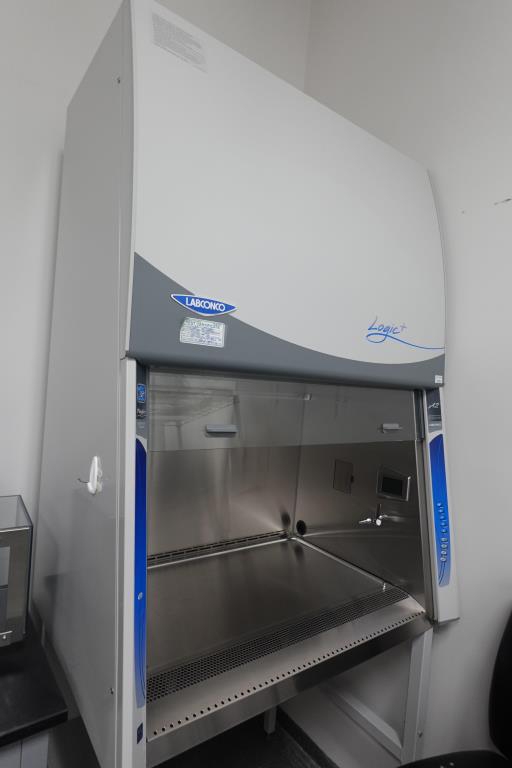 Labconco 302311000 3 ft Class II Type A2 Biosafety Cabinet with Stand, photo 2 of 19