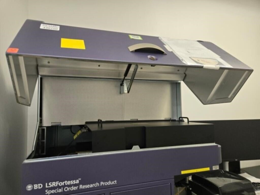 BD Biosciences LSRFortessa 647794L6 Cell Analyzer-Flow Cytometer System, 647701 HTS, HP Z230 Workstation, Fluidics Cart, ONEAC Conditioned PS; Rolling Table, photo 4 of 26