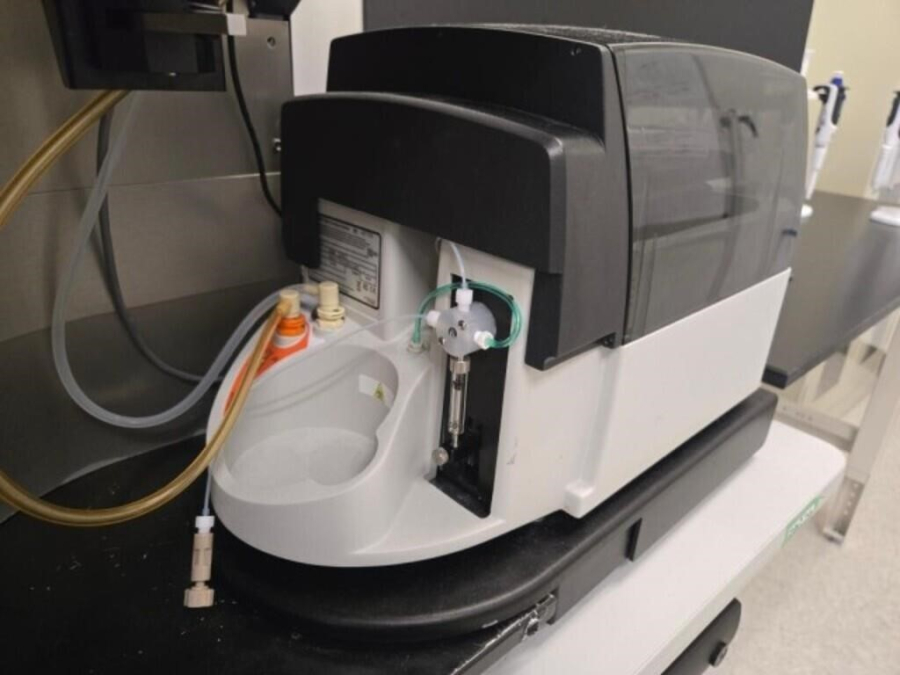 BD Biosciences LSRFortessa 647794L6 Cell Analyzer-Flow Cytometer System, 647701 HTS, HP Z230 Workstation, Fluidics Cart, ONEAC Conditioned PS; Rolling Table, photo 18 of 26