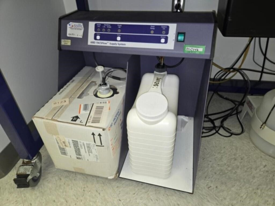 BD Biosciences LSRFortessa 647794L6 Cell Analyzer-Flow Cytometer System, 647701 HTS, HP Z230 Workstation, Fluidics Cart, ONEAC Conditioned PS; Rolling Table, photo 16 of 26