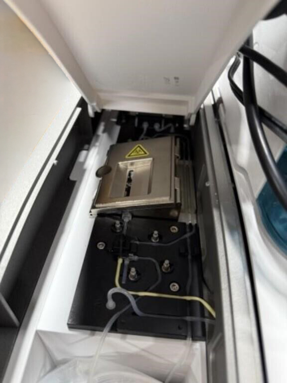 Roche Cedex Bio Bioprocess Metabolite Analyzer w/ Computer, Software 3.0; S/N 35726, photo 11 of 17
