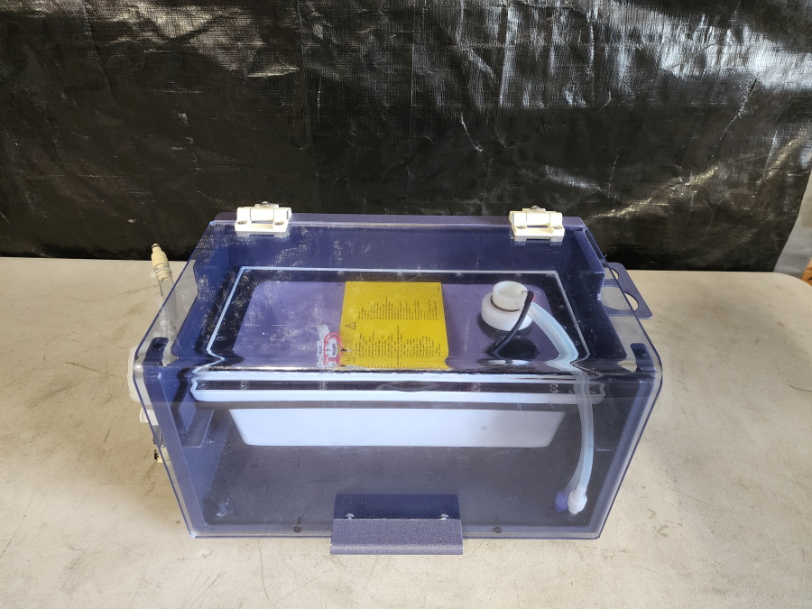 BD Biosciences LSRFortessa 647794L6 Cell Analyzer-Flow Cytometer System, 647701 HTS, HP Z230 Workstation, Fluidics Cart, ONEAC Conditioned PS; Rolling Table, photo 62 of 105