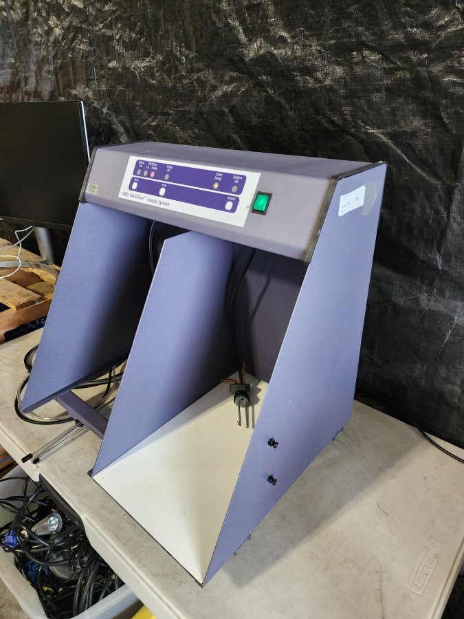 BD Biosciences LSRFortessa 647794L6 Cell Analyzer-Flow Cytometer System, 647701 HTS, HP Z230 Workstation, Fluidics Cart, ONEAC Conditioned PS; Rolling Table, photo 69 of 105