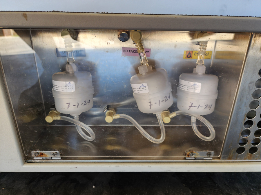 BD FACSAria SORP Cell Sorter with Fluidics Cart, Optical Filter/Mirror Sets & Accessories, photo 50 of 58